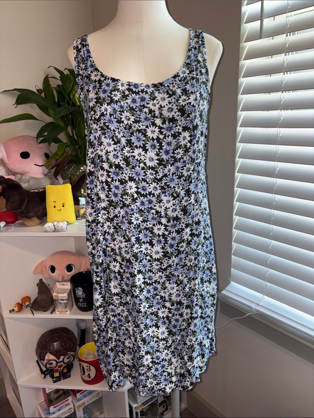 Floral Sleeveless Shift Dress - Black & Lavender